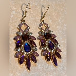 Dangle earrings shades of purple and gold! Beautiful